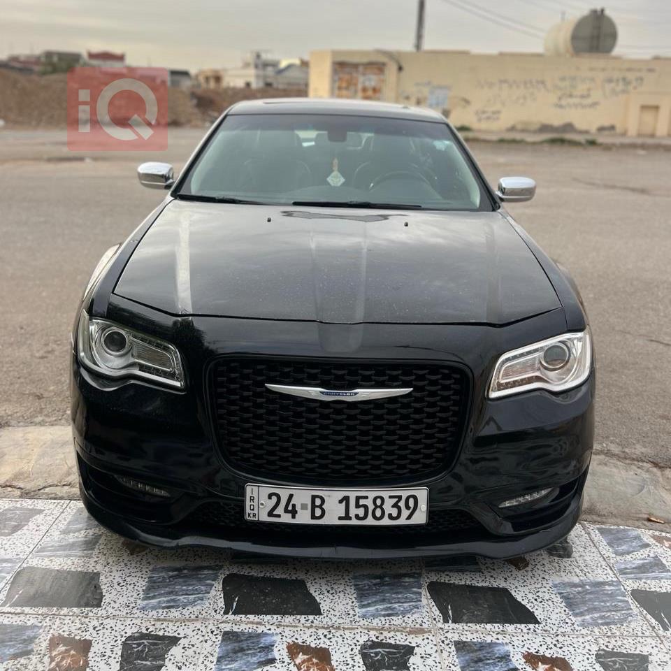 کرایسلەر 300
